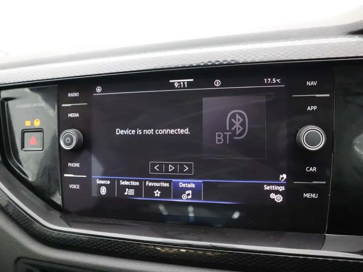2022-volkswagen-polo-10-life-big-20