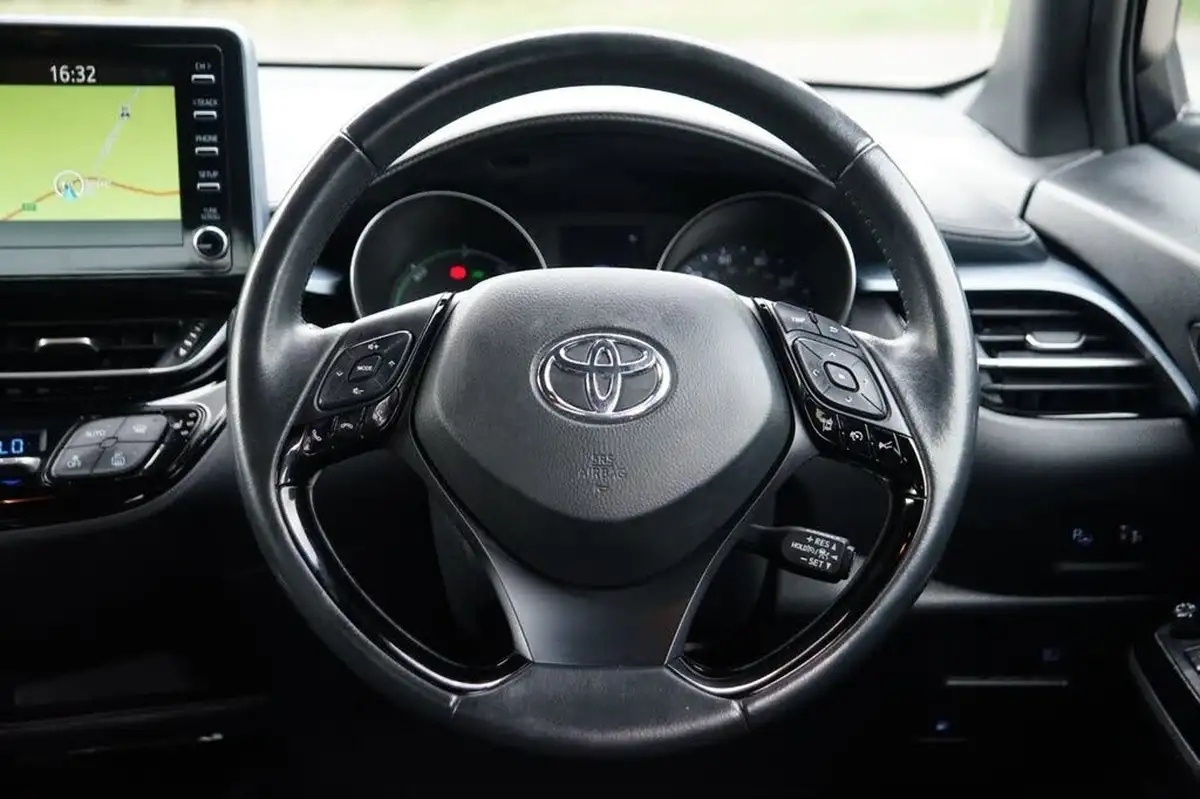 2021-toyota-c-hr-18-vvt-i-design-big-9