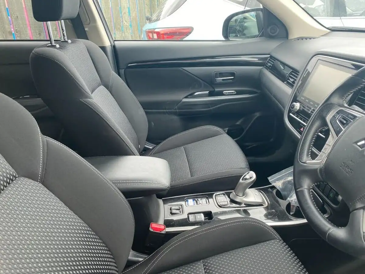 2019-mitsubishi-outlander-24-design-phev-big-5