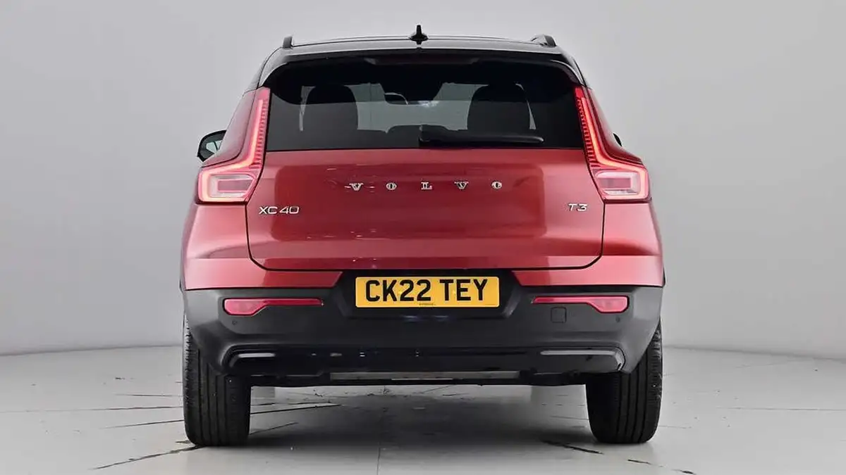 2022-volvo-xc40-15-t3-r-design-auto-big-5