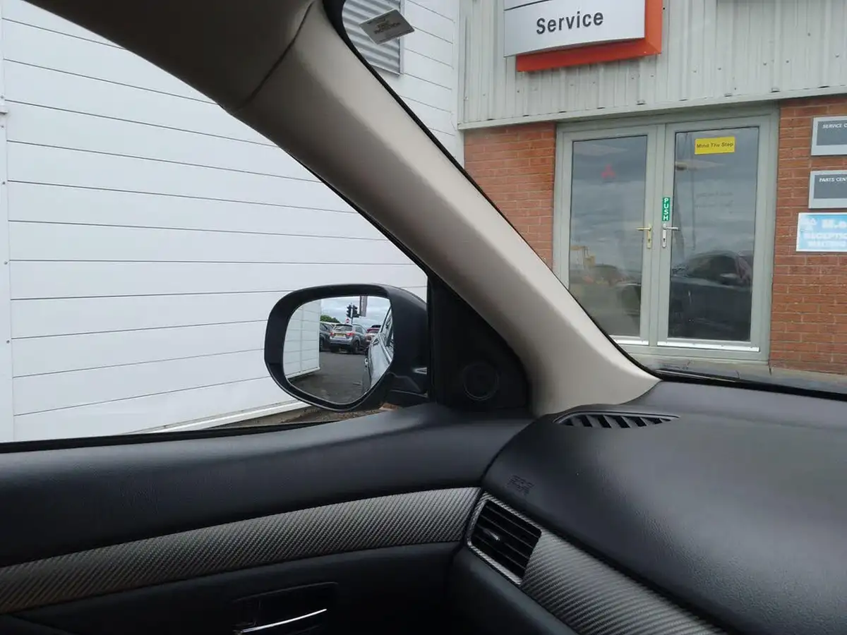 2018-mitsubishi-outlander-22di-d-juro-big-30