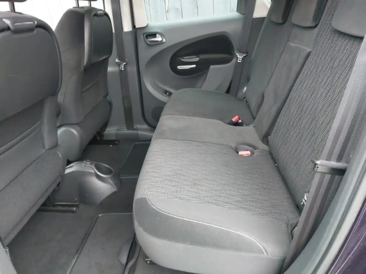 2015-citroen-c3-picasso-16-exclusive-etg6-big-5