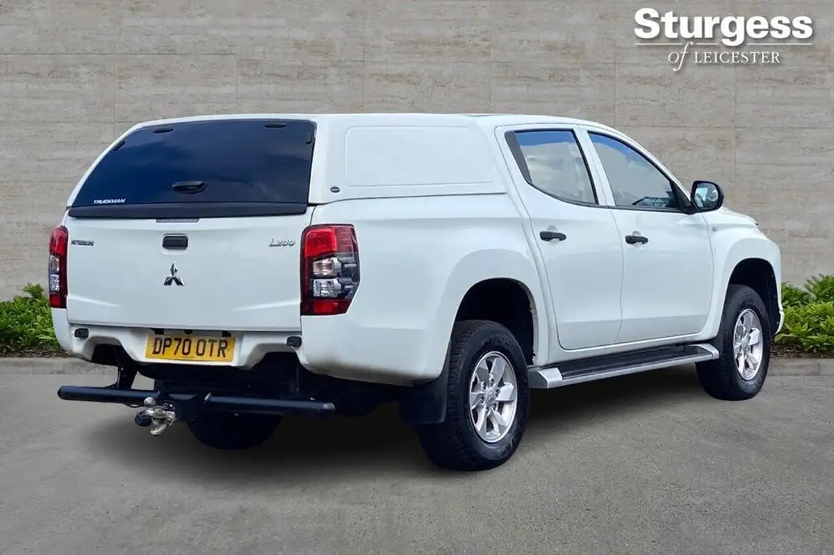 2021-mitsubishi-l200-22di-d-4-life-double-pickup-big-4