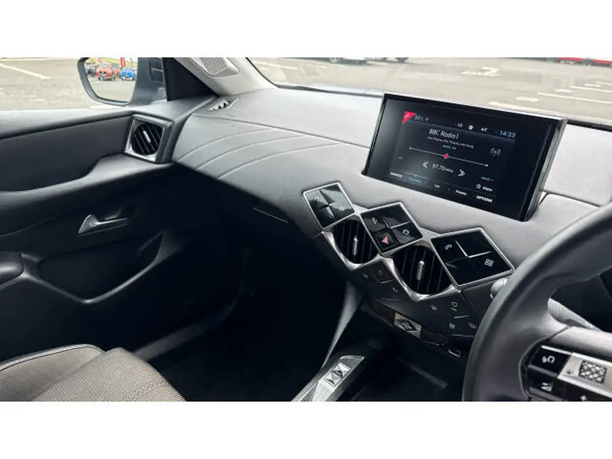 2022-ds-ds-3-crossback-e-tense-bastille-big-13