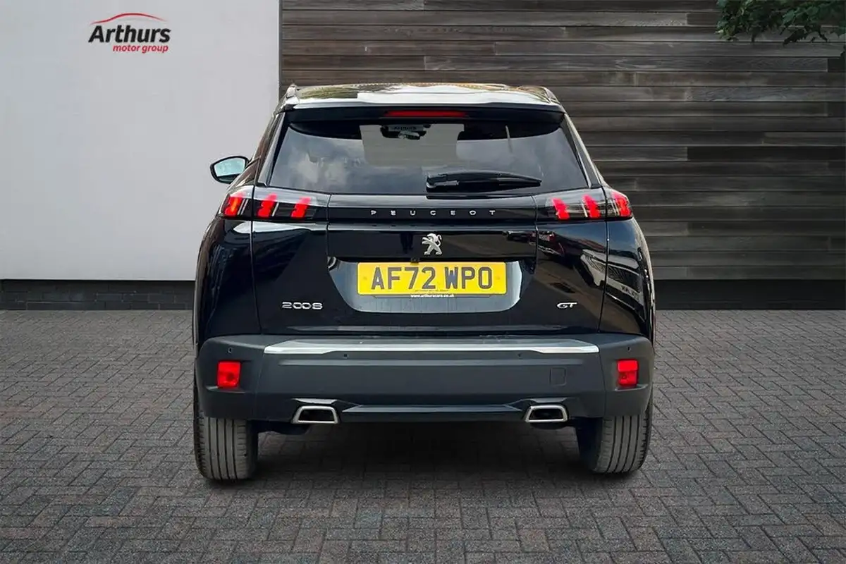 2022-peugeot-2008-suv-12-puretech-gt-big-3