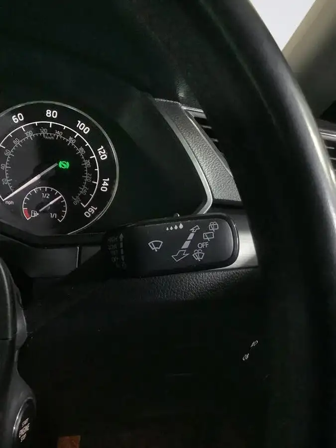 2019-skoda-superb-20tdi-se-l-executive-150ps-estate-dsg-big-22