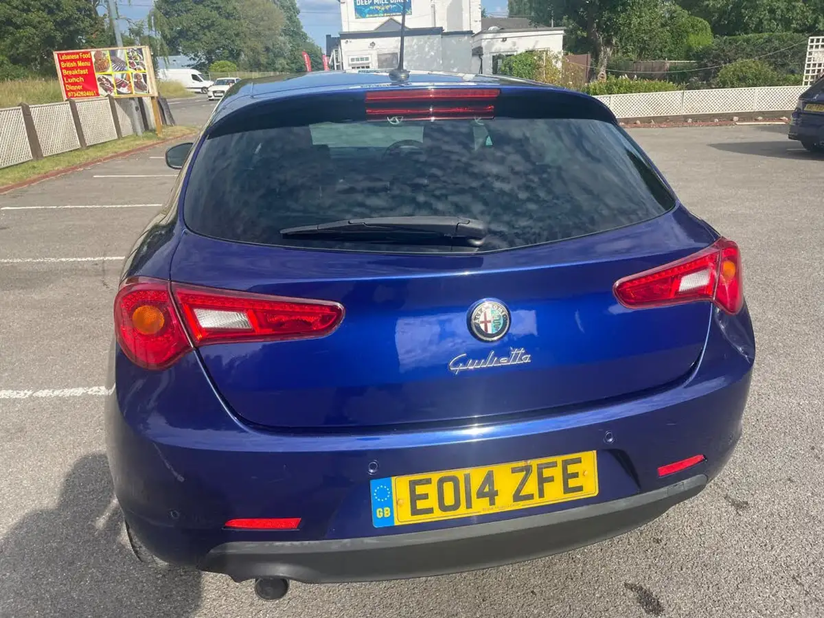 2014-alfa-romeo-giulietta-14-sportiva-nav-alfa-tct-big-3