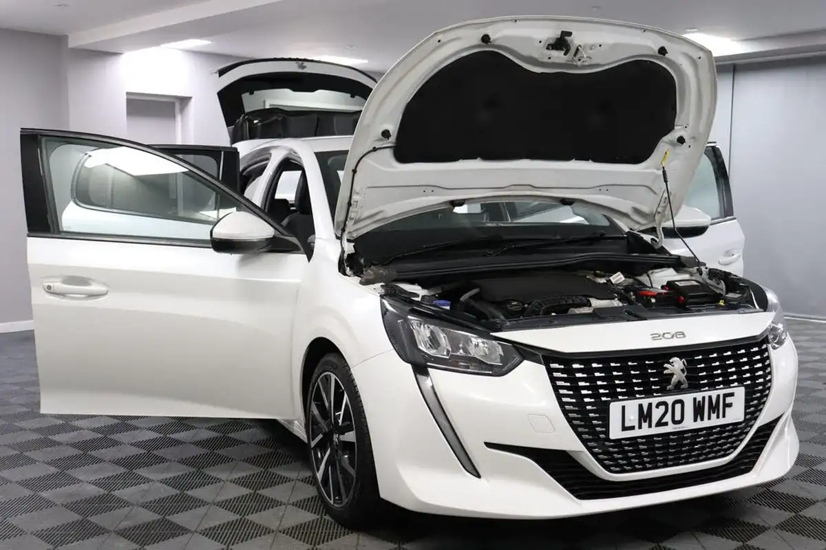2020-peugeot-208-12-puretech-allure-130bhp-eat8-big-15