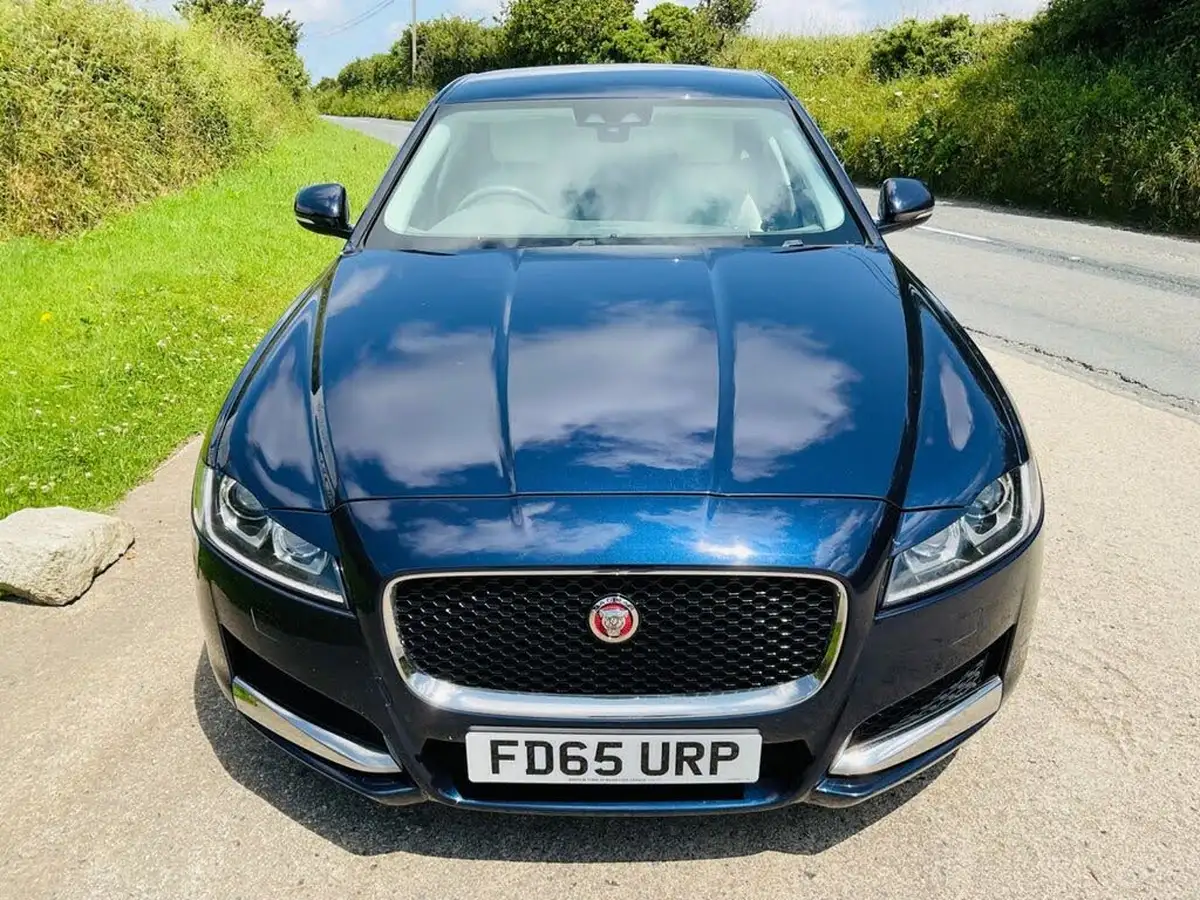 2015-jaguar-xf-20td-portfolio-180ps-auto-big-3