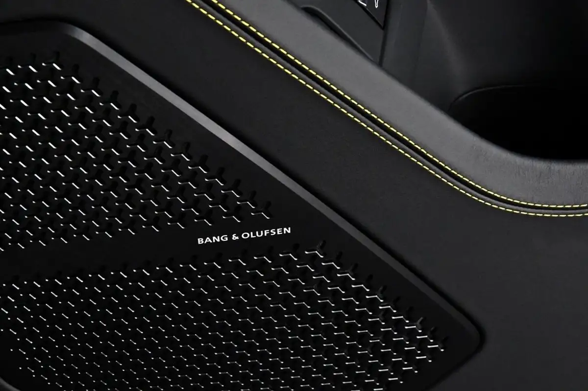 2024-lamborghini-urus-40-no-trim-big-56