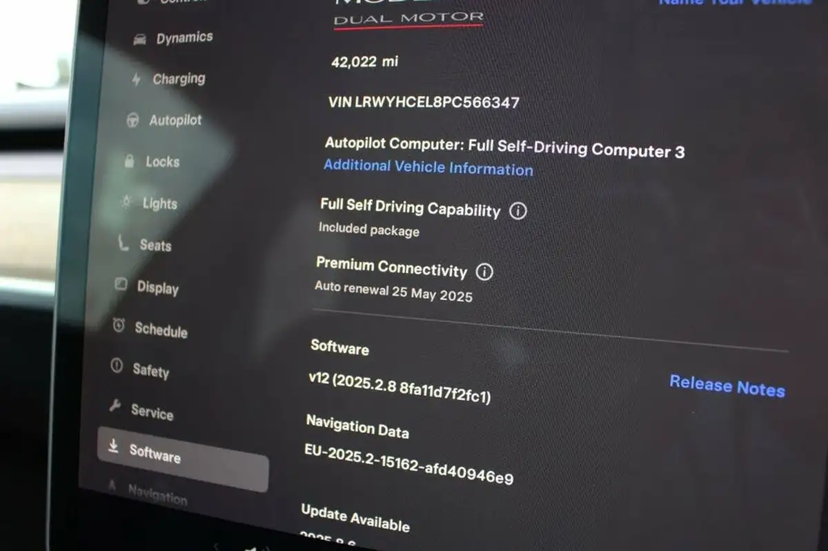2022-tesla-model-y-e-performance-big-15