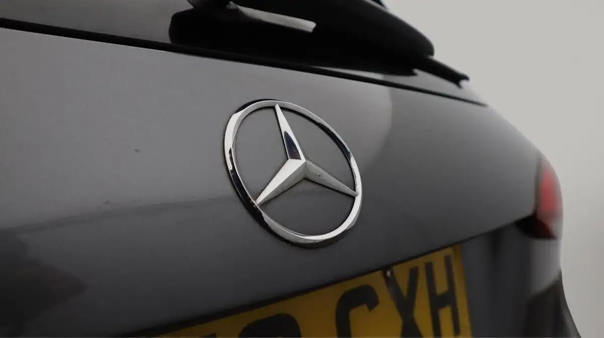 2020-mercedes-benz-a-class-13-a180-amg-line-executive-hatchback-5d-7g-dct-big-21