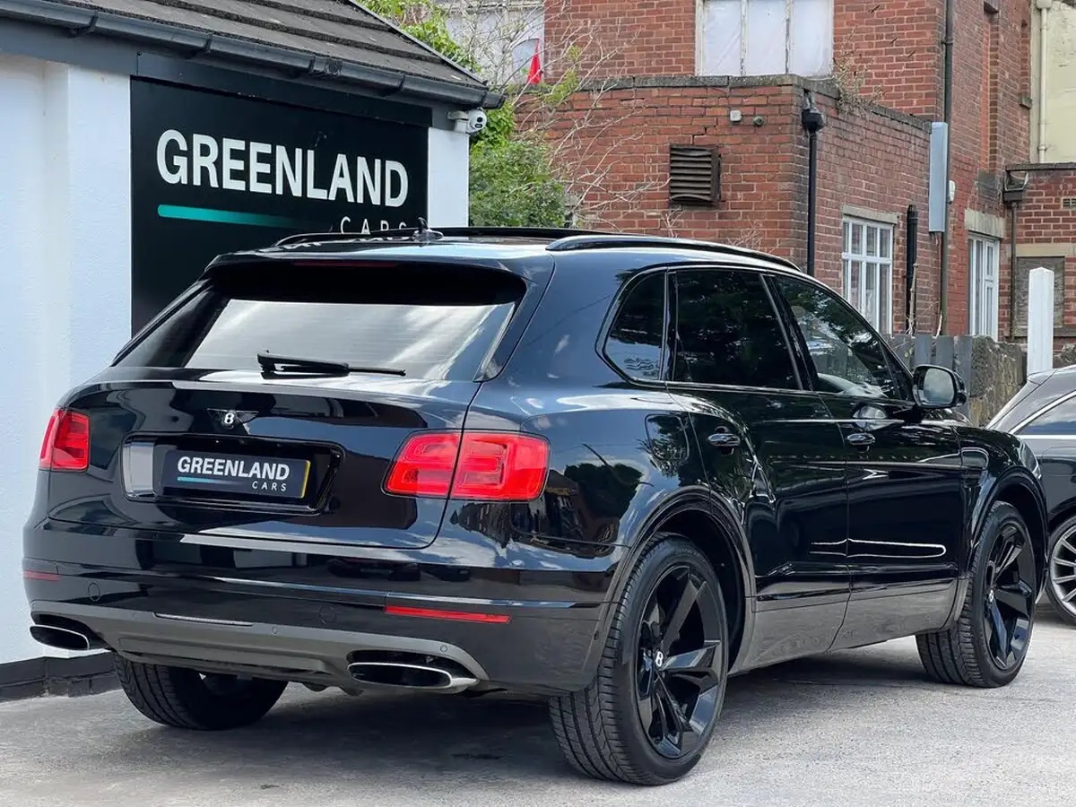 2017-bentley-bentayga-60-w12-big-1