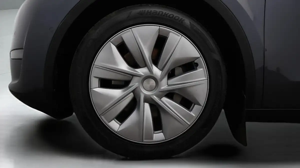 2022-tesla-model-y-e-long-range-big-26