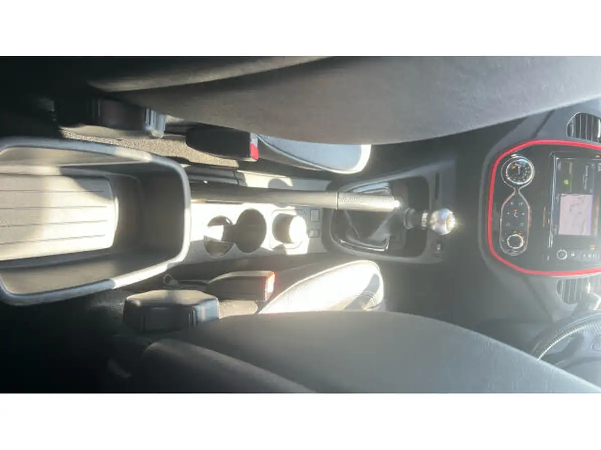2017-renault-captur-09-signature-nav-big-28