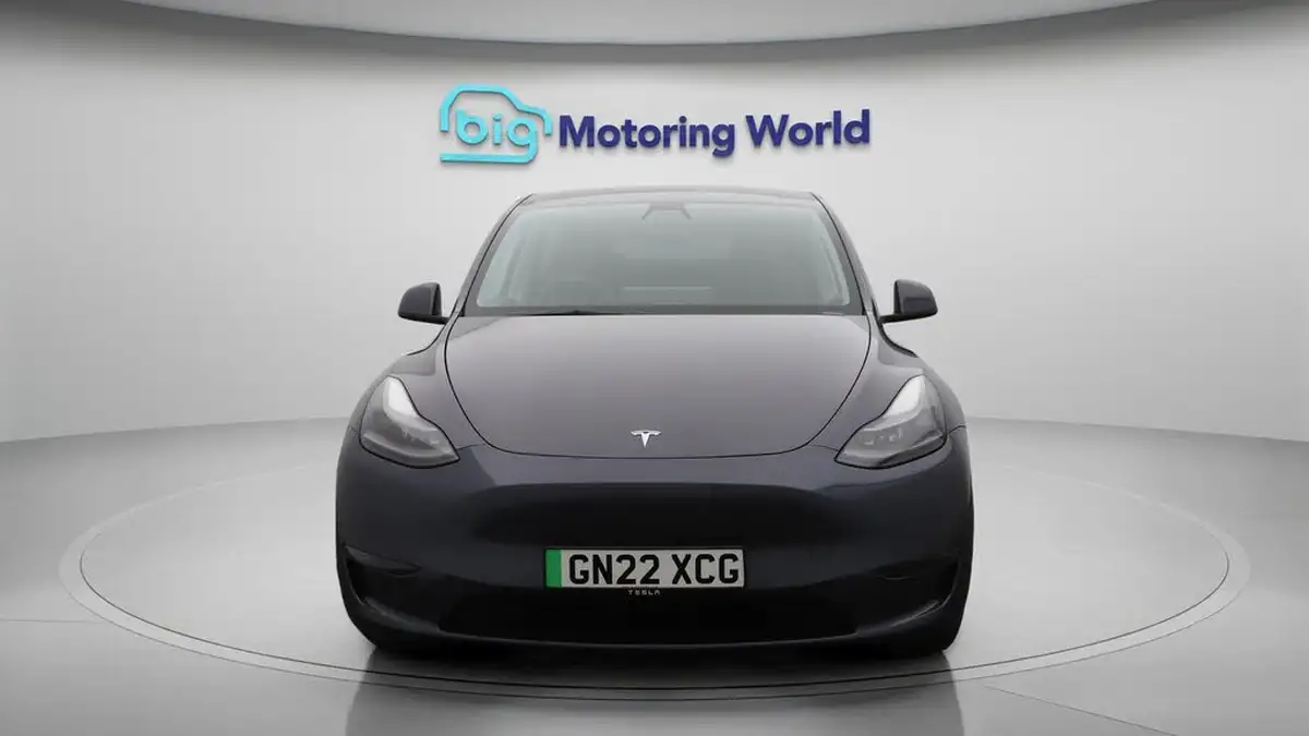 2022-tesla-model-y-e-long-range-big-2