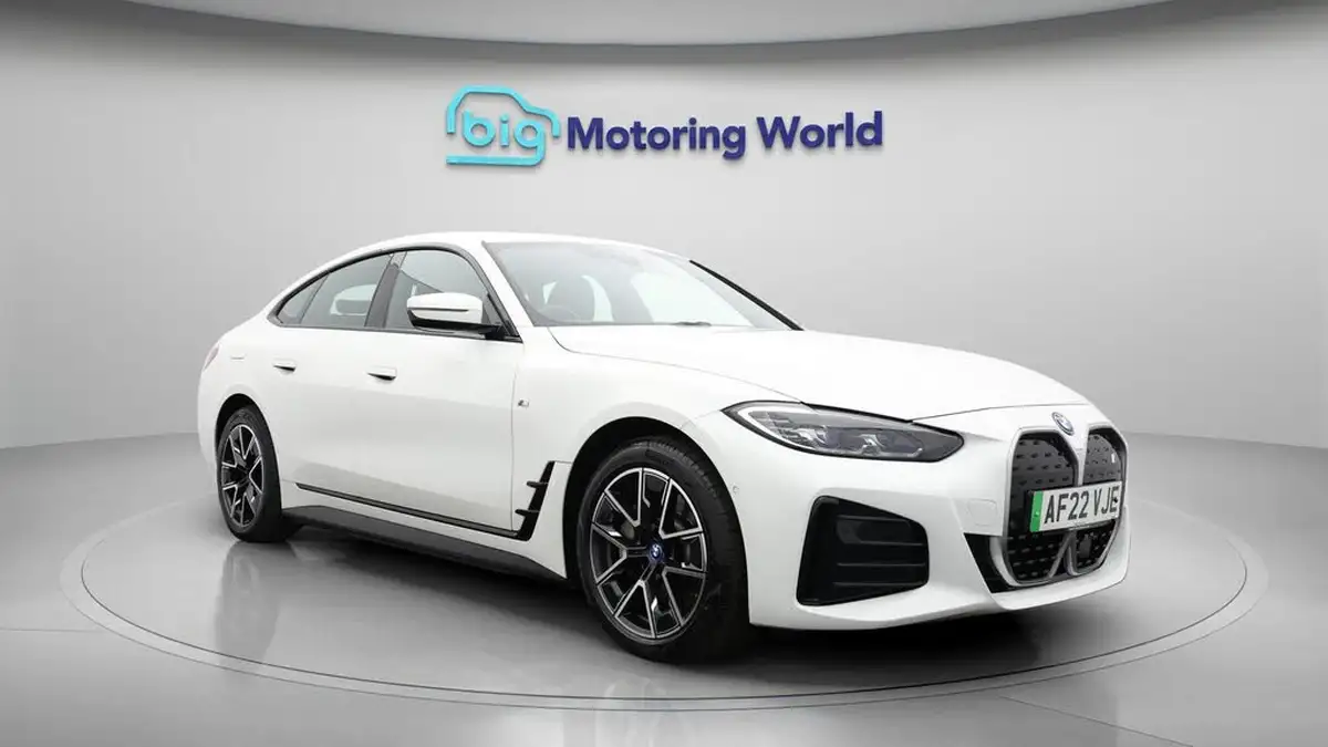 2022-bmw-i4-e-edrive40-m-sport-big-1