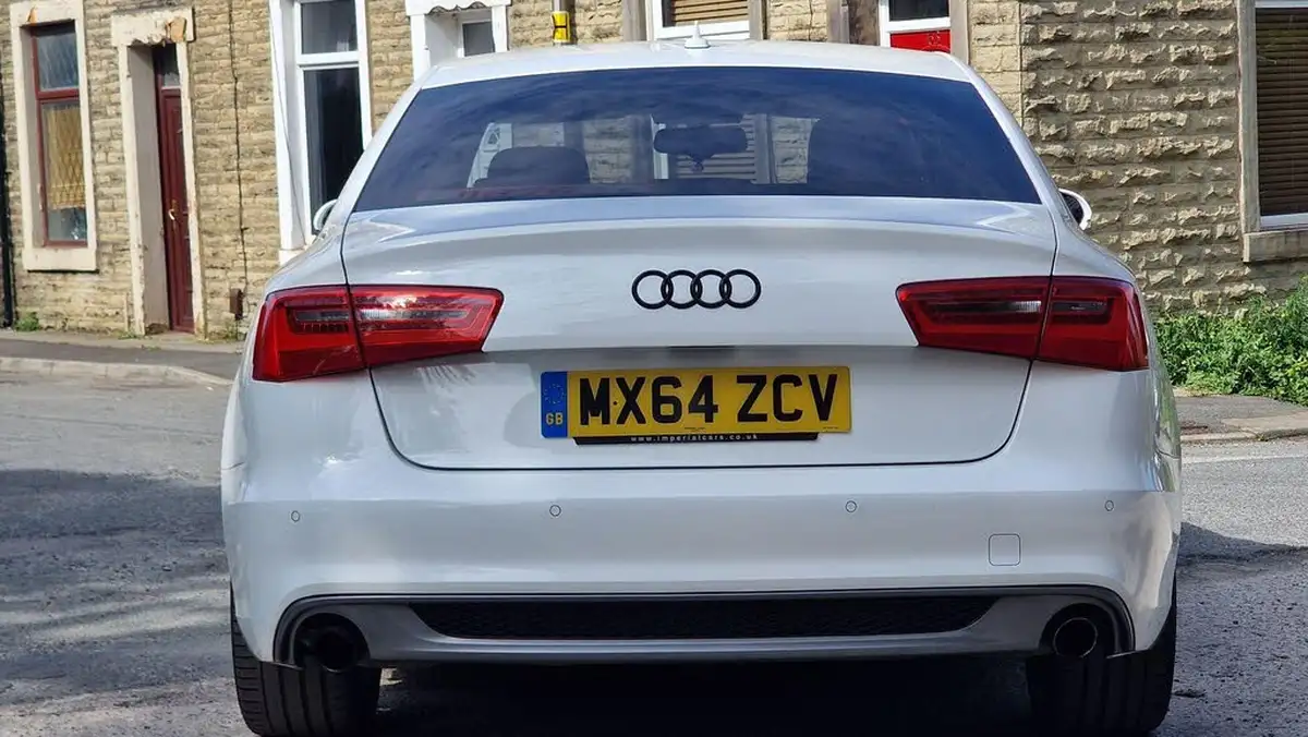 2014-audi-a6-saloon-20tdi-ultra-black-edition-s-tronic-big-9