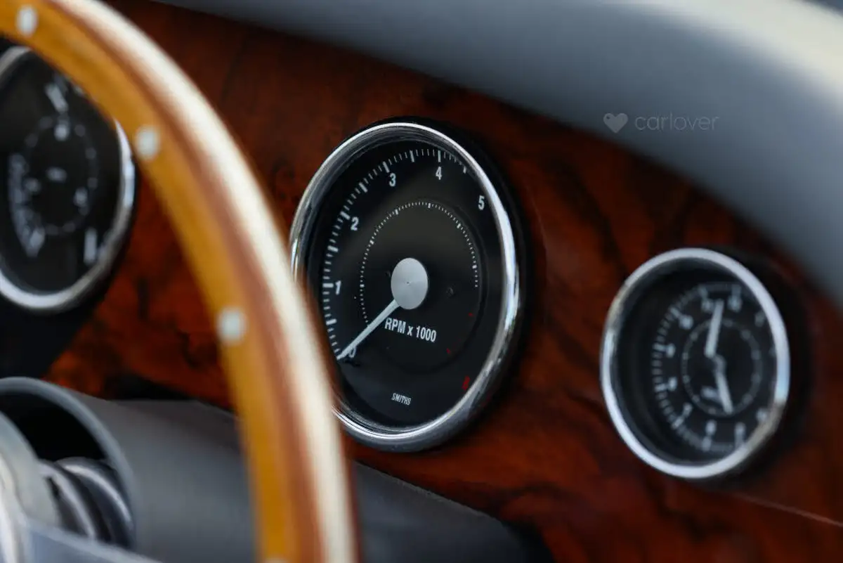 2008-morgan-plus-4-20-2-seat-big-40