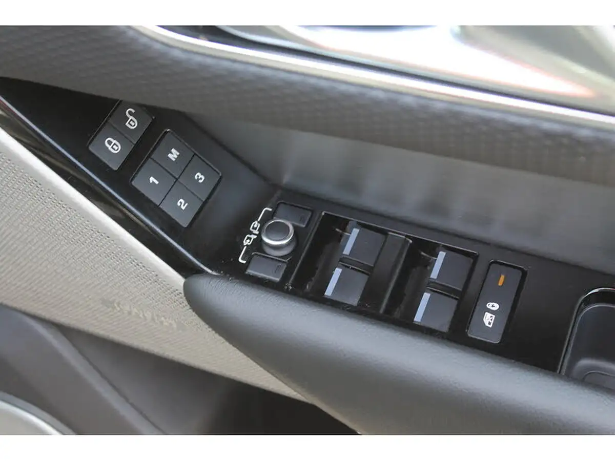 2020-land-rover-range-rover-velar-20-d240-r-dynamic-se-big-22
