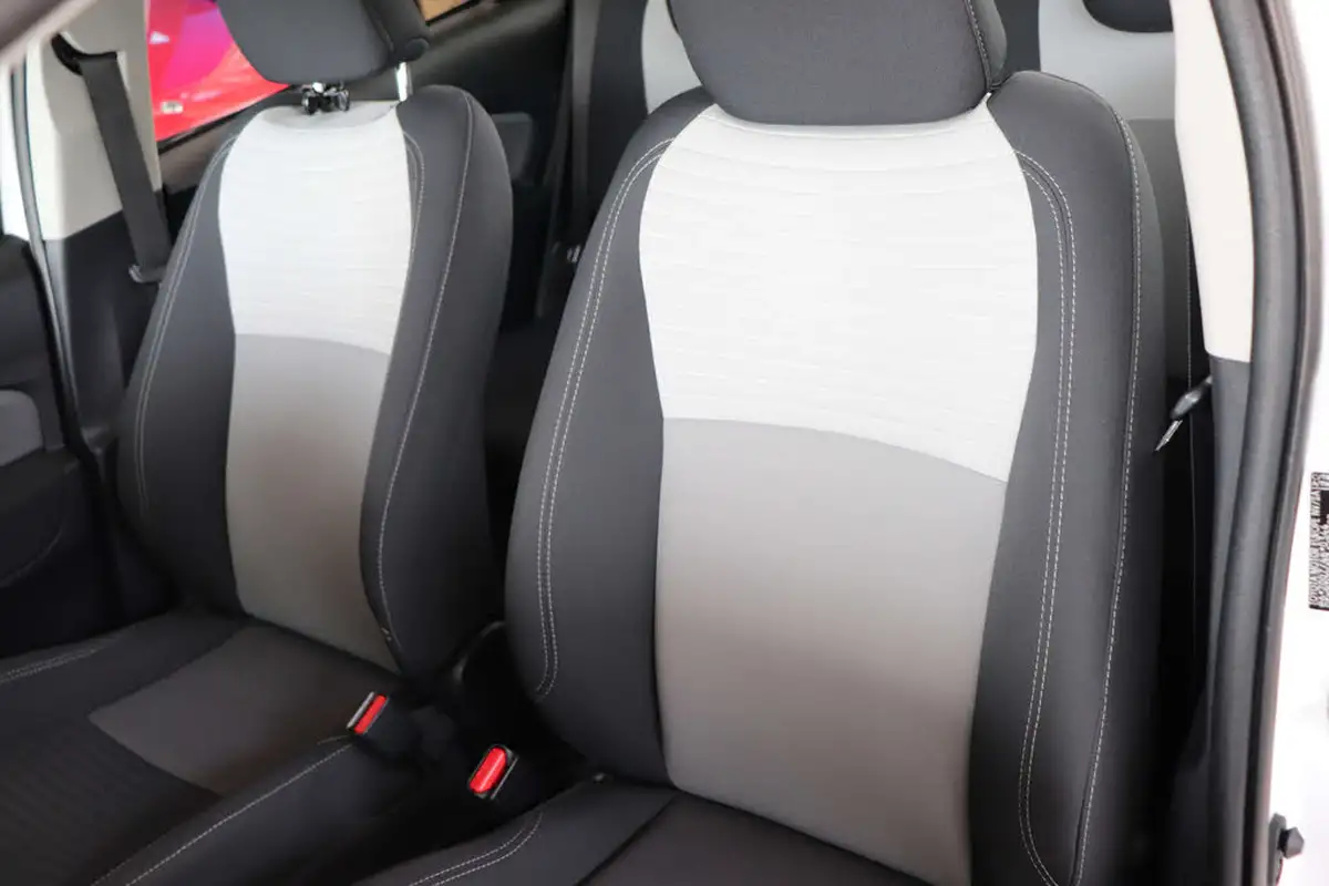 2020-toyota-yaris-15-vvt-i-icon-98bhp-hybrid-1497cc-e-cvt-big-38