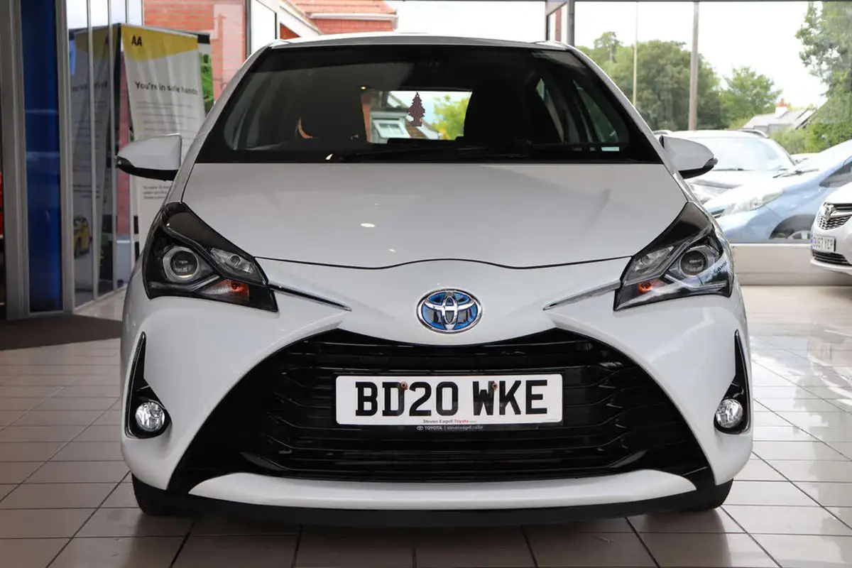 2020-toyota-yaris-15-vvt-i-icon-98bhp-hybrid-1497cc-e-cvt-big-10