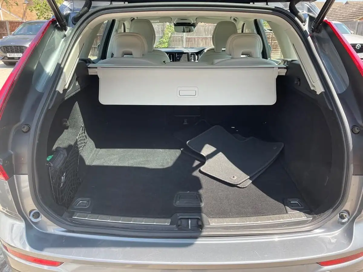 2019-volvo-xc60-20-t5-momentum-awd-big-11