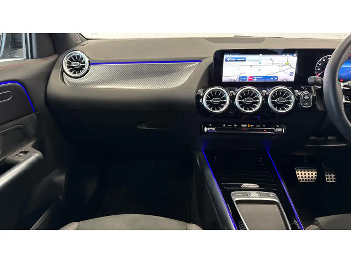 2024-mercedes-benz-gla-class-13-gla-200-amg-line-executive-big-13
