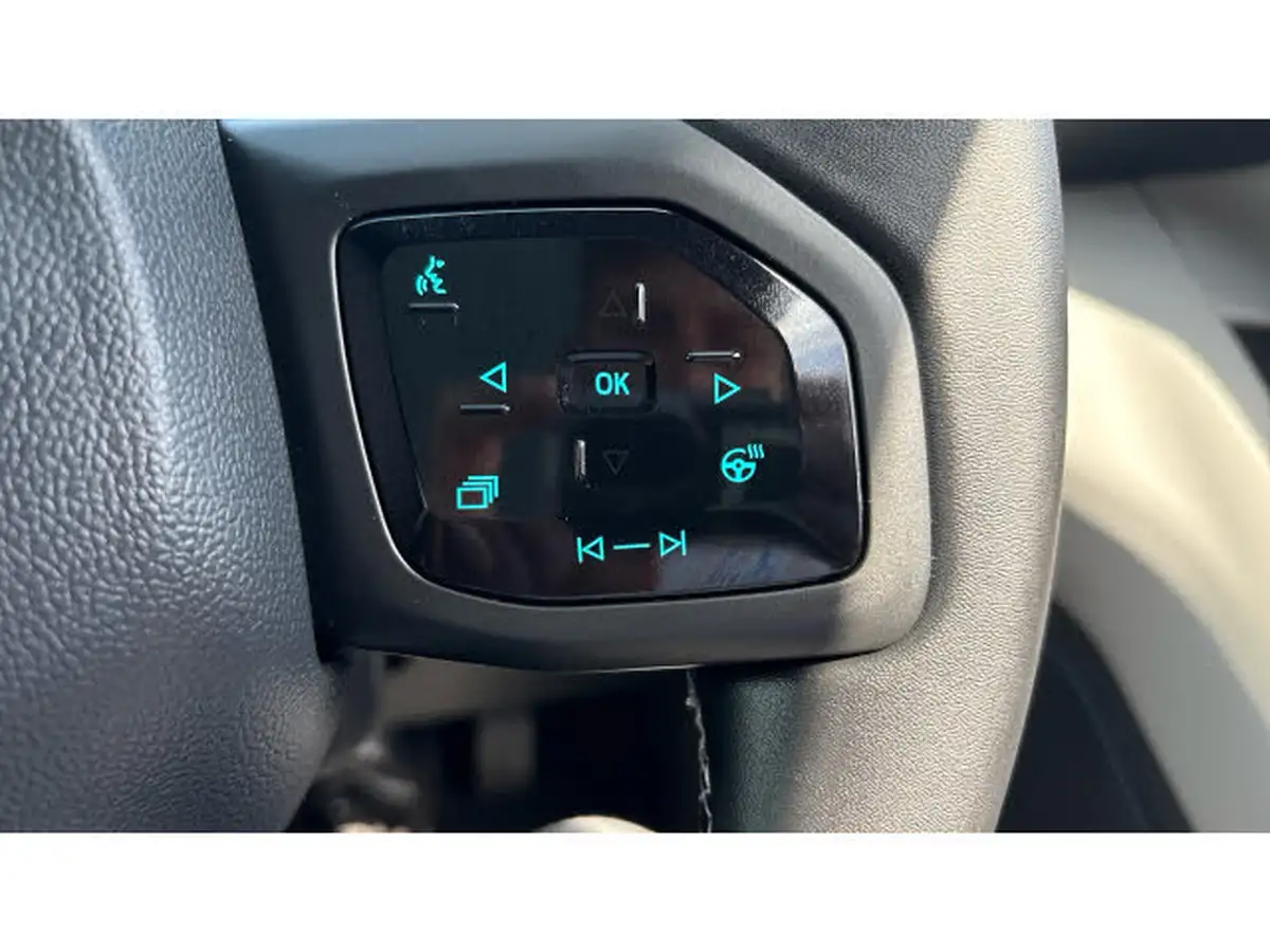 2024-ford-explorer-e-premium-286ps-77kwh-big-26
