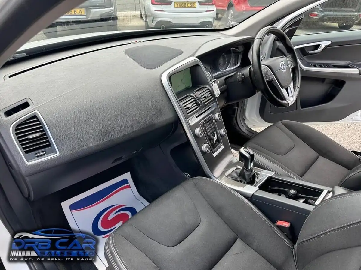 2015-volvo-xc60-20td-d4-se-190bhp-nav-big-17