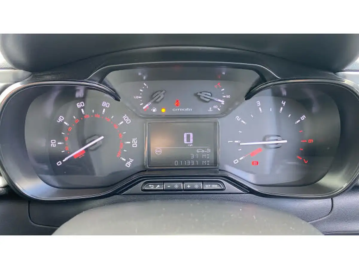 2021-citroen-c3-12-puretech-shine-83ps-big-17