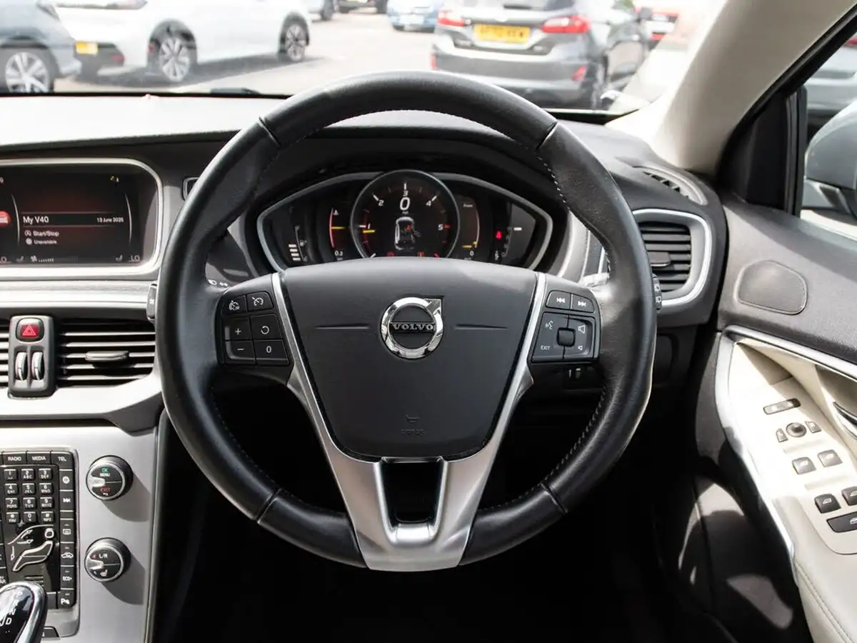 2018-volvo-v40-20td-d3-inscription-geartronic-big-20