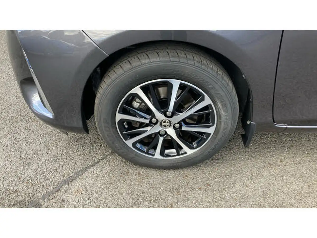 2019-toyota-yaris-15-vvt-i-icon-tech-111bhp-1496cc-big-23