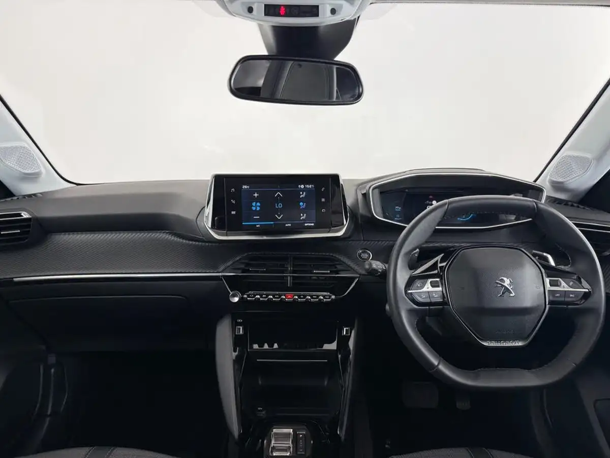 2022-peugeot-208-12-puretech-allure-premium-100bhp-eat8-big-18