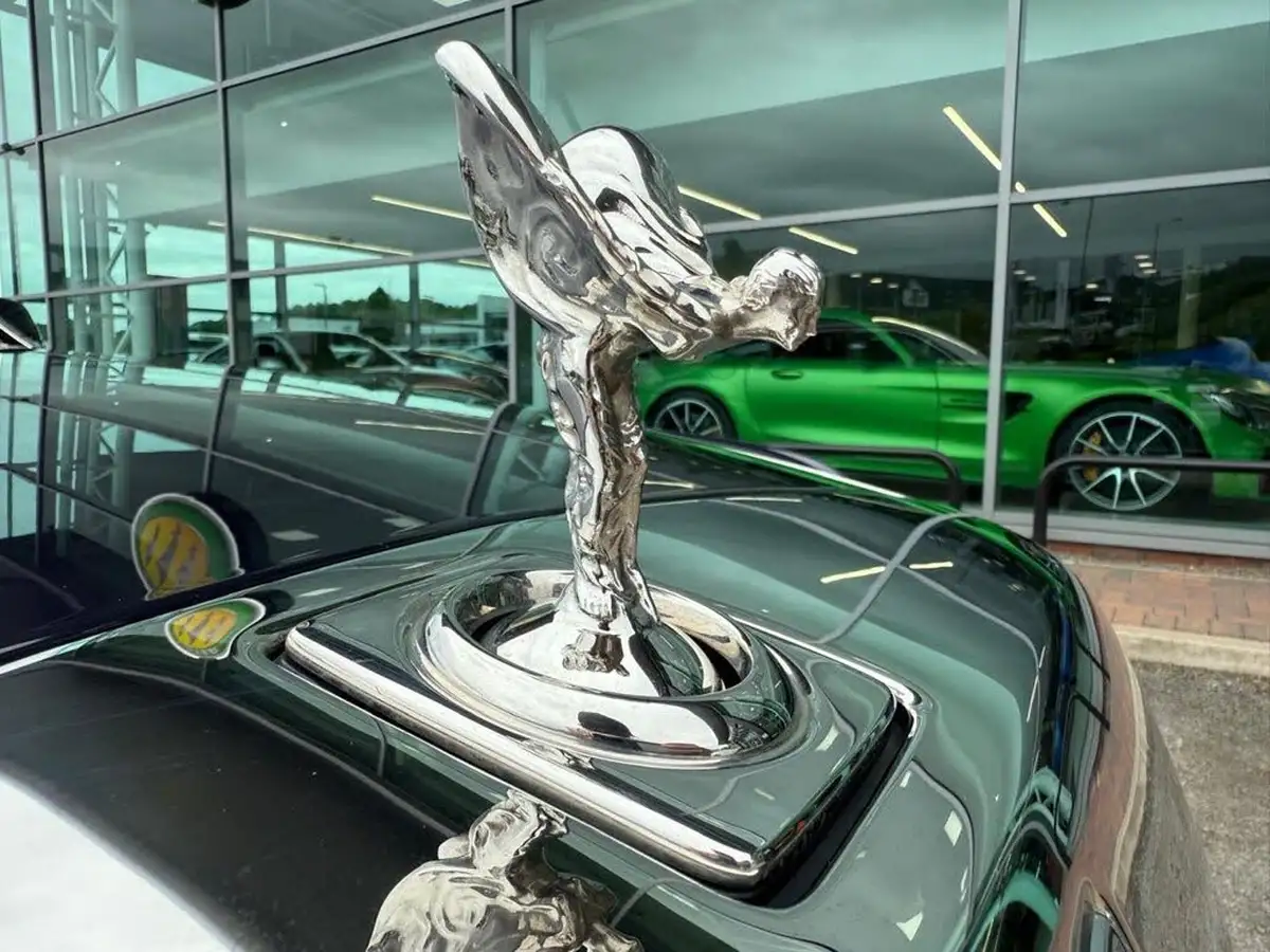 2018-rolls-royce-phantom-67-big-25