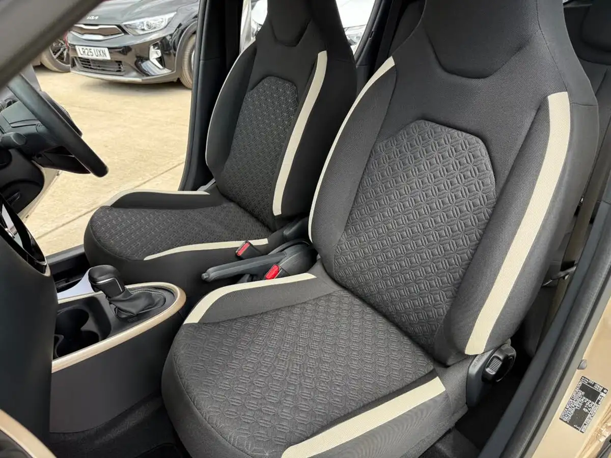 2022-toyota-aygo-x-10-vvt-i-edge-cvt-big-13