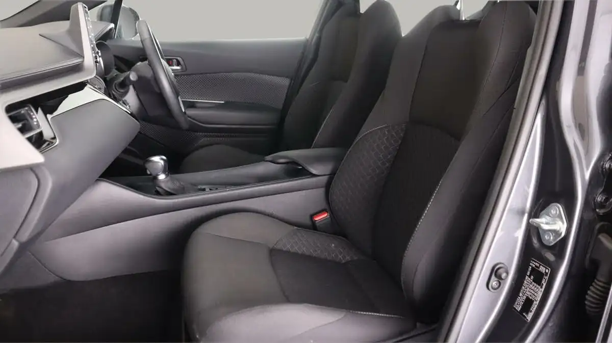 2022-toyota-c-hr-18-vvt-i-icon-big-12
