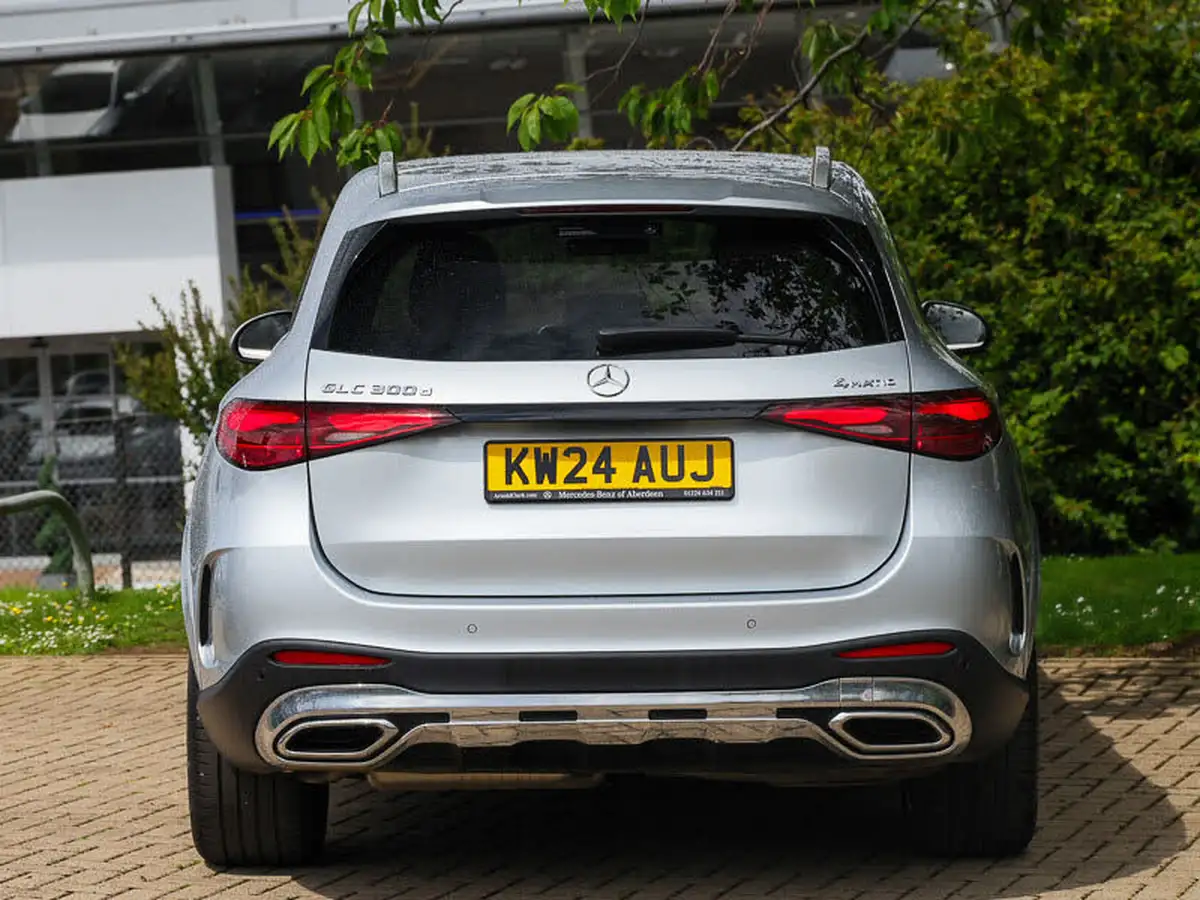 2024-mercedes-benz-glc-class-20d-glc300d-amg-line-premium-269ps-suv-5d-1993cc-big-13