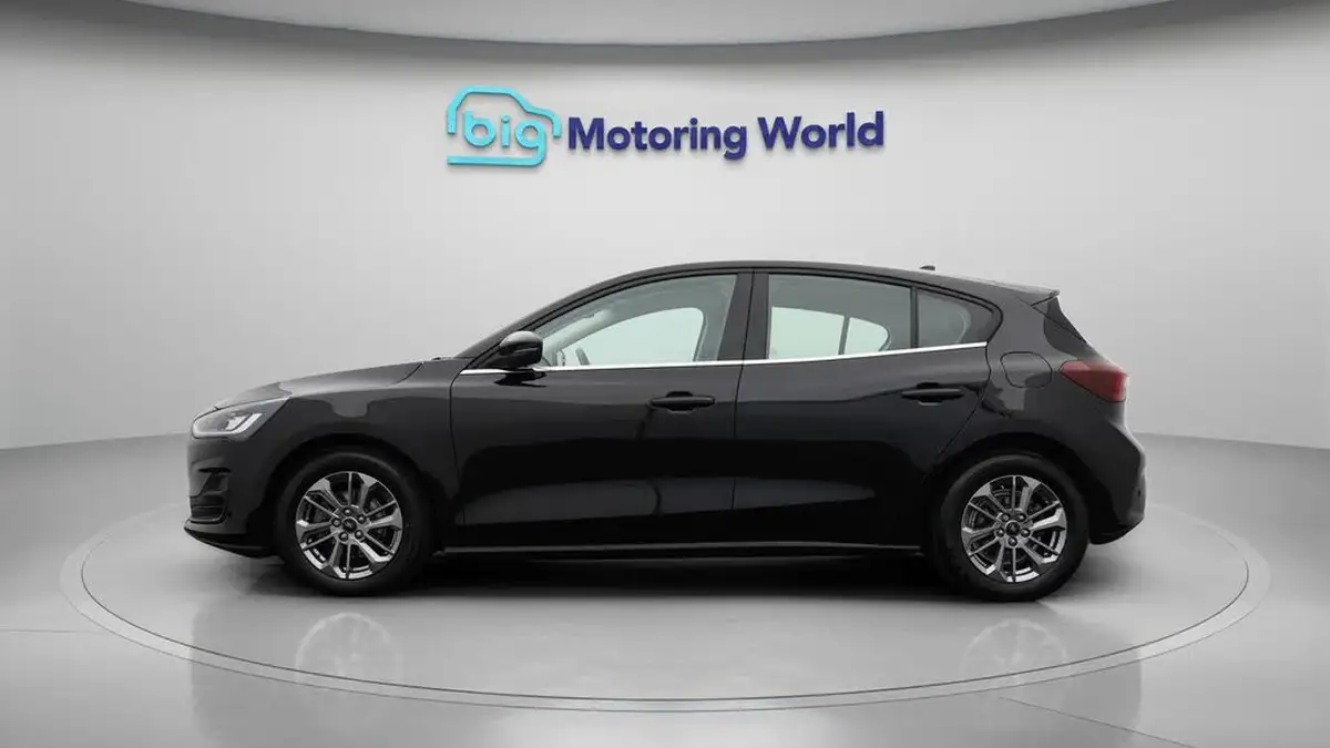 2023-ford-focus-10t-titanium-125ps-hatchback-big-4