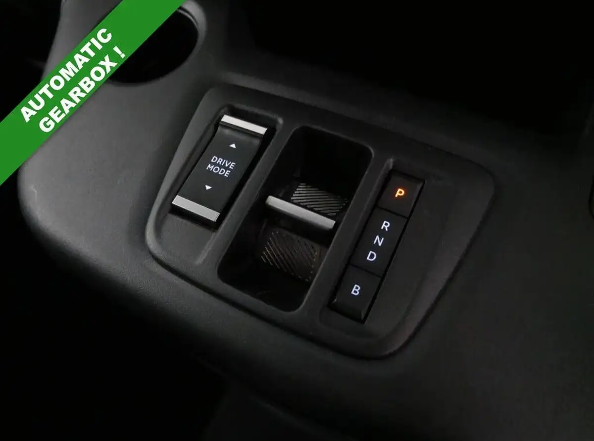 2022-toyota-proace-city-e-icon-l2-big-15