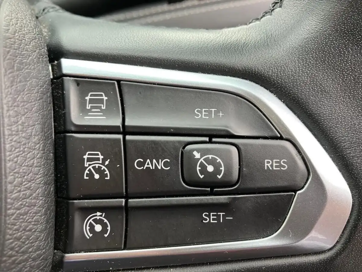 2023-jeep-compass-13-gse-s-big-37