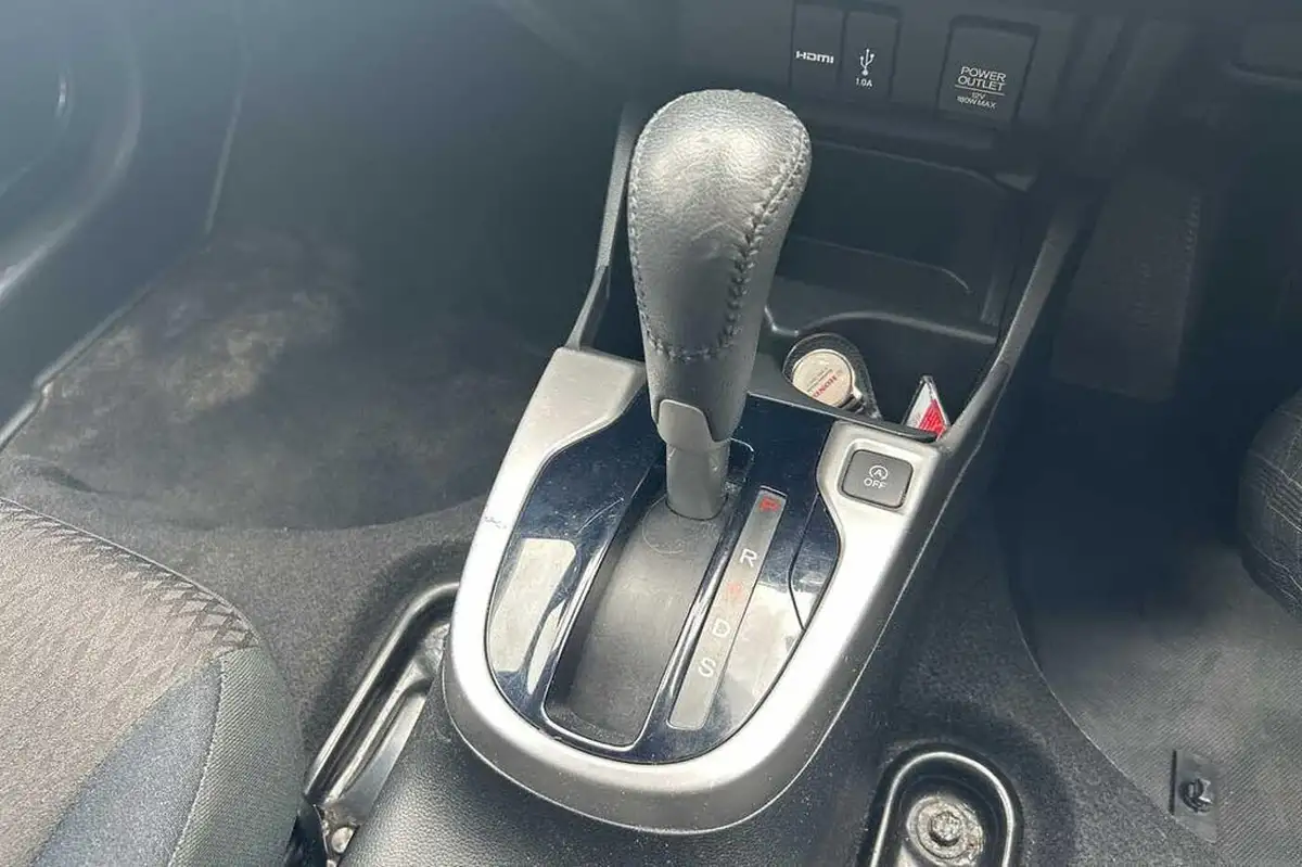 2019-honda-jazz-13-i-vtec-ex-cvt-big-31