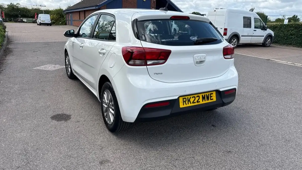 2022-kia-rio-10-t-gdi-2-big-26