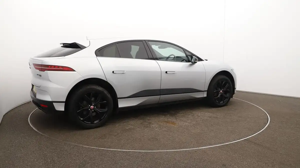 2022-jaguar-i-pace-ev400-hse-black-big-54