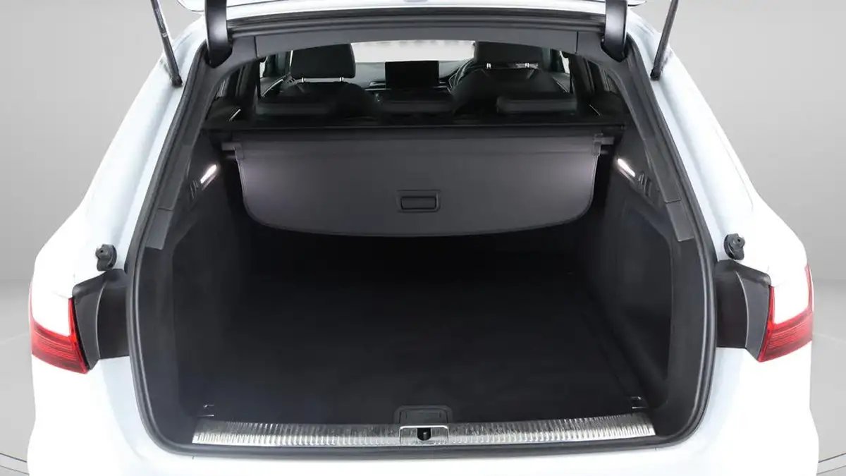 2022-audi-a4-avant-20-35-tfsi-black-edition-s-tronic-big-17