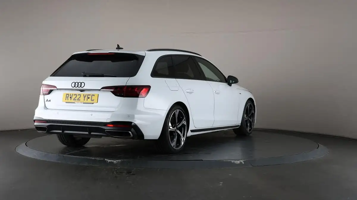 2022-audi-a4-avant-20-35-tfsi-black-edition-s-tronic-big-69