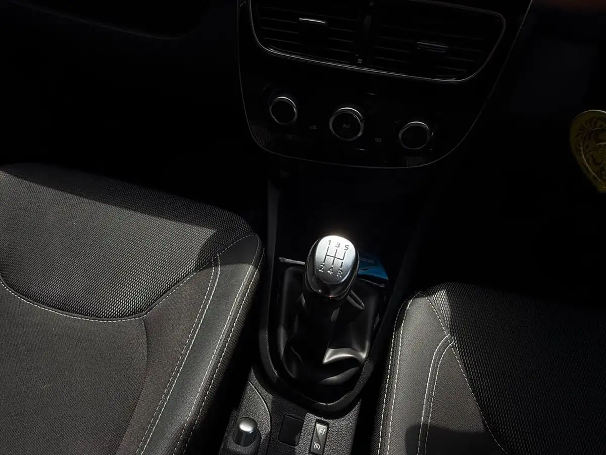 2017-renault-clio-12-dynamique-nav-big-15