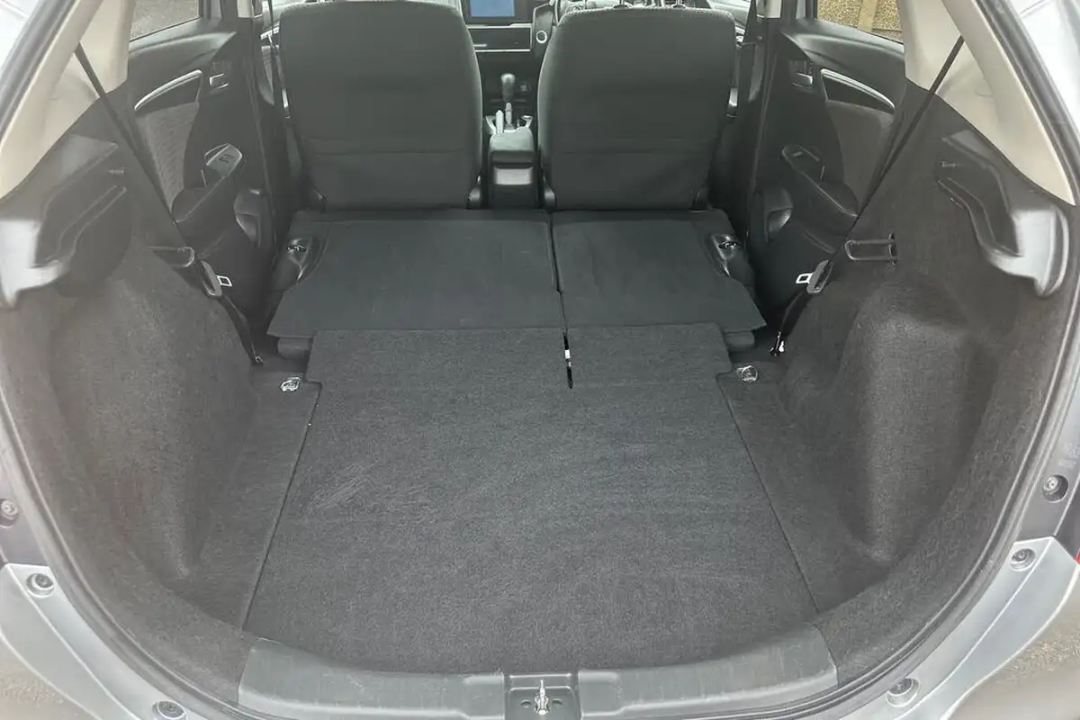 2018-honda-jazz-13-i-vtec-ex-navi-cvt-big-22