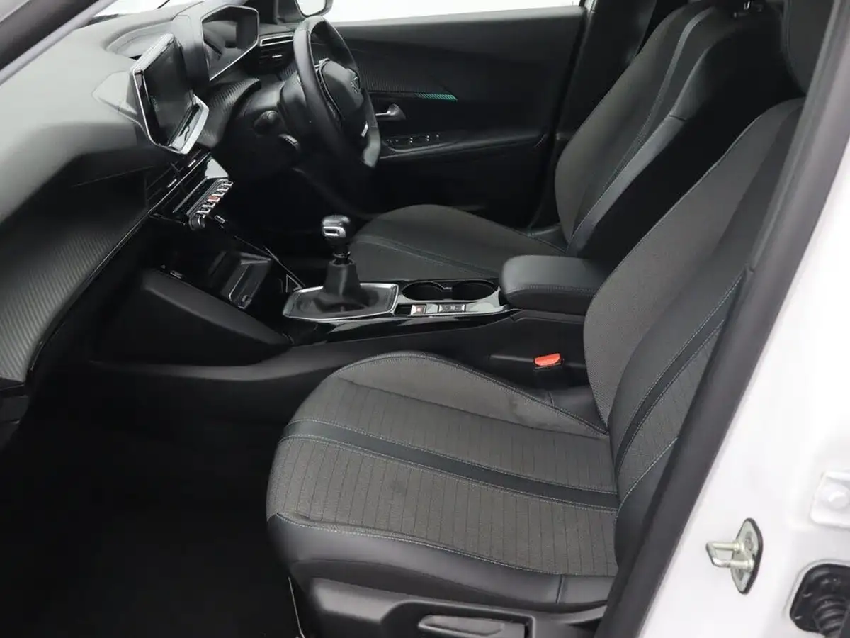 2022-peugeot-2008-suv-12-puretech-allure-premium-100bhp-big-32