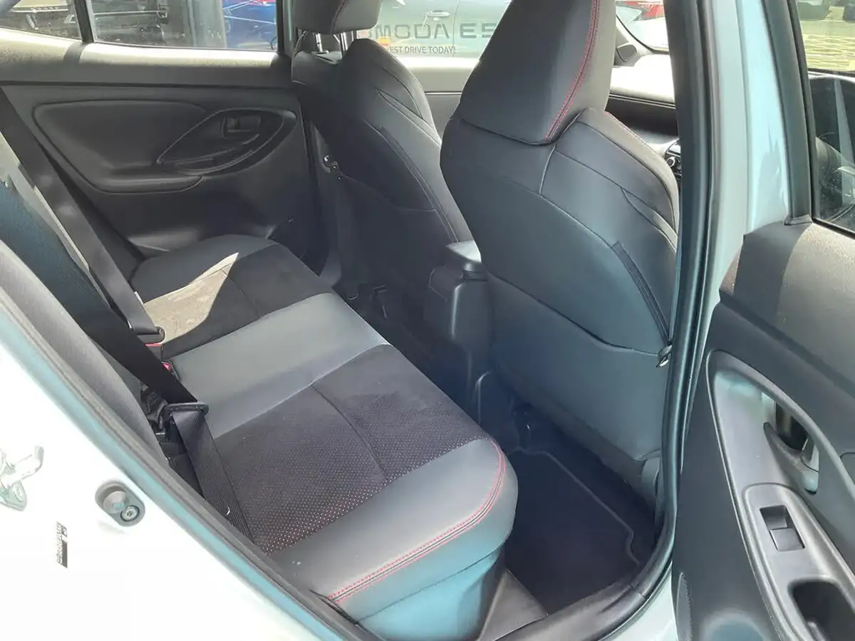 2023-toyota-yaris-cross-15-vvt-i-gr-sport-big-18